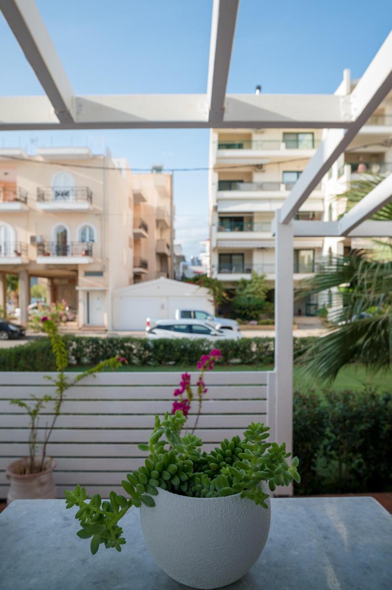 Coconut Blue Apartment Itea