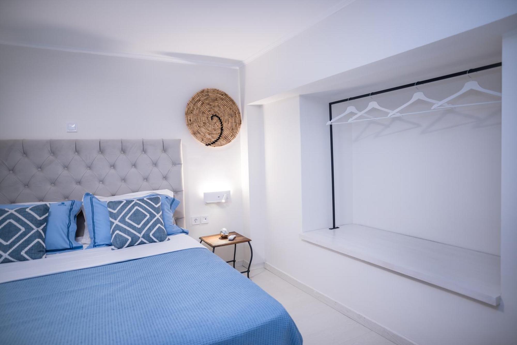 Apartment Coconut Blue