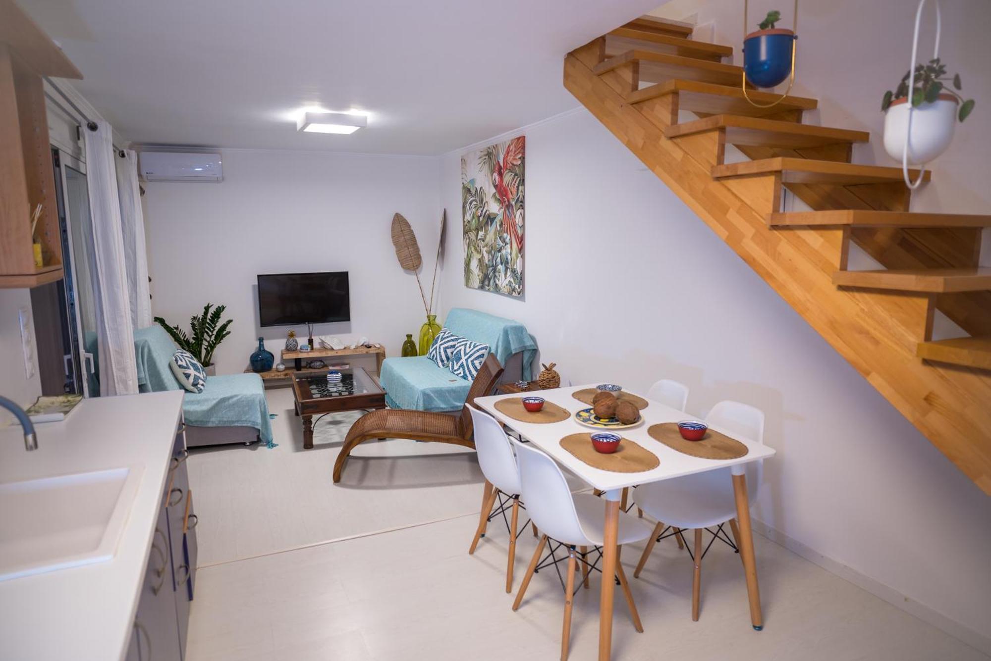 Apartment Coconut Blue